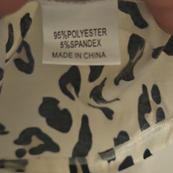 Tickled Teal Leopard Print Women's Top Size 1X - Picture 5 of 5